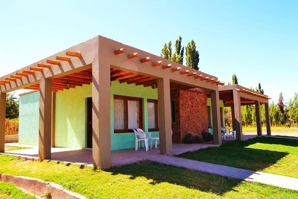 Complejo Los Enamorados Calingasta Exterior foto